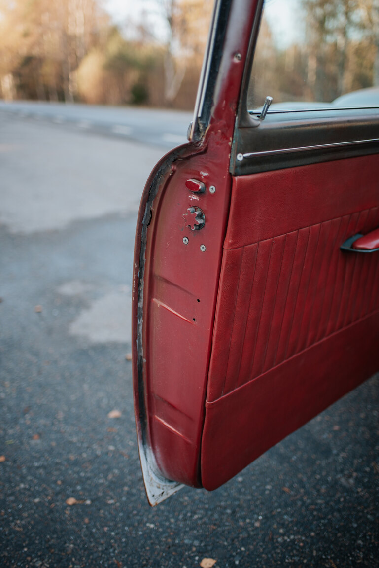 Interior image of 1953 Ford Mainliner Custom