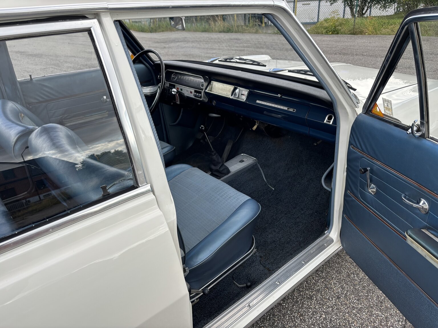 Innenraumfoto von 1965 Opel Record Deluxe