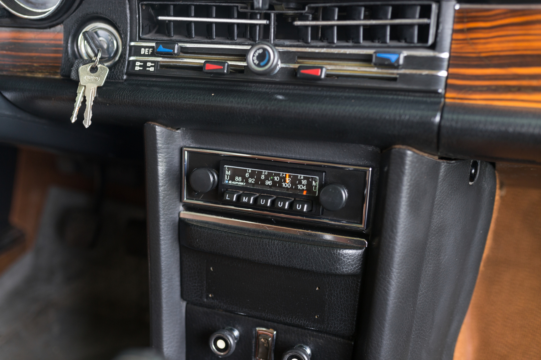 Innenraumfoto von 1971 Mercedes 250 C
