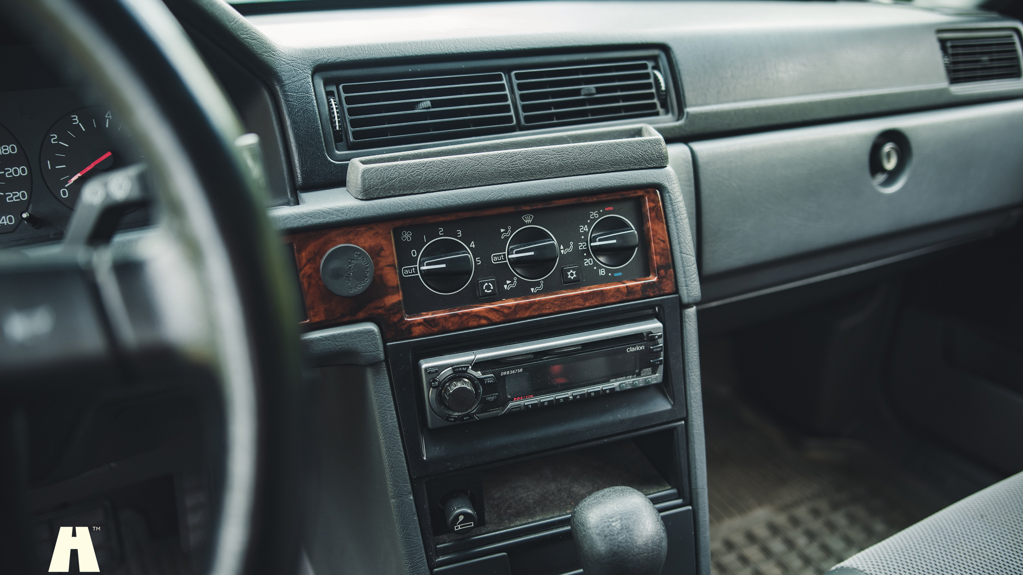 Interior image of 1997 Volvo 945 