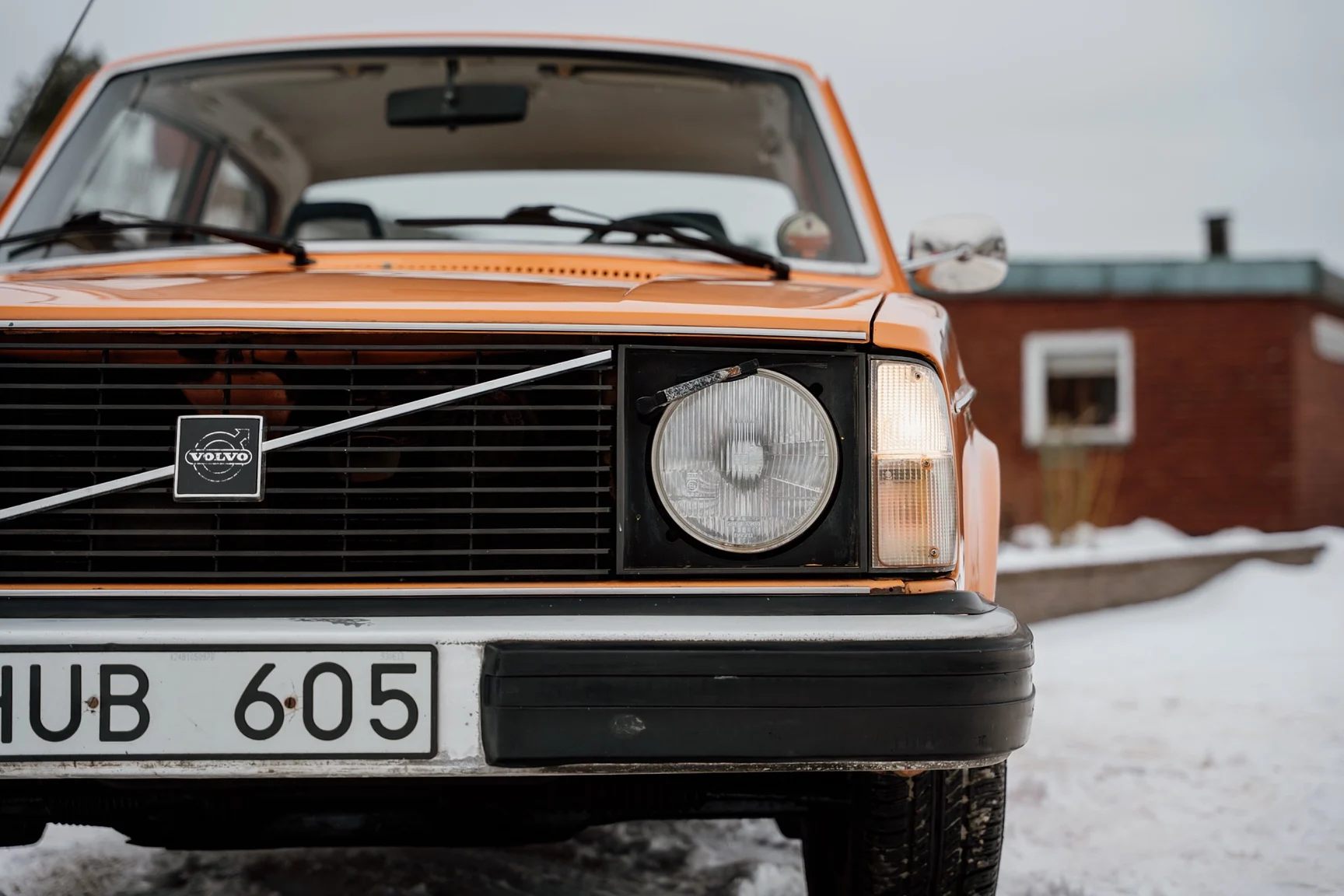 Exteriörbild på 1975 Volvo 242 2-dörrars coupé (43)