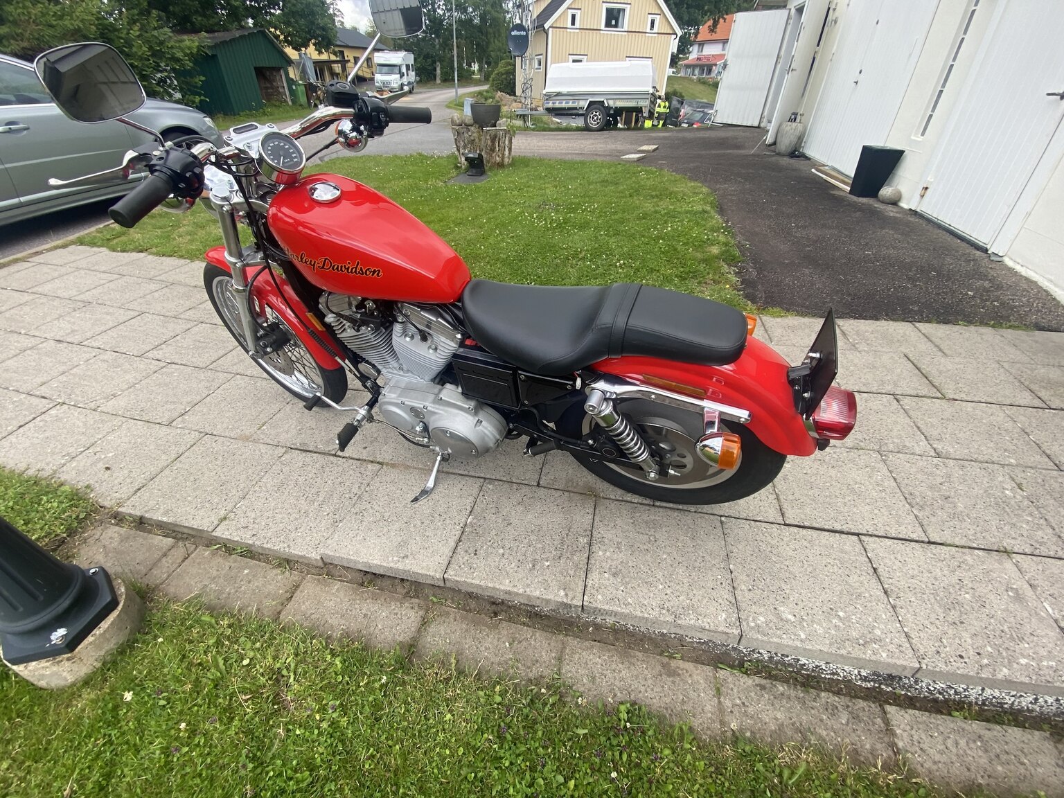 Exterior image of 1998 Harley-Davidson XL883