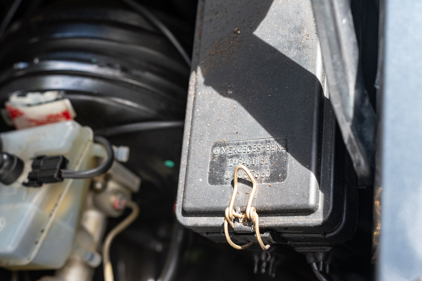 Image of 1993 Mercedes-Benz 400 E mechanics