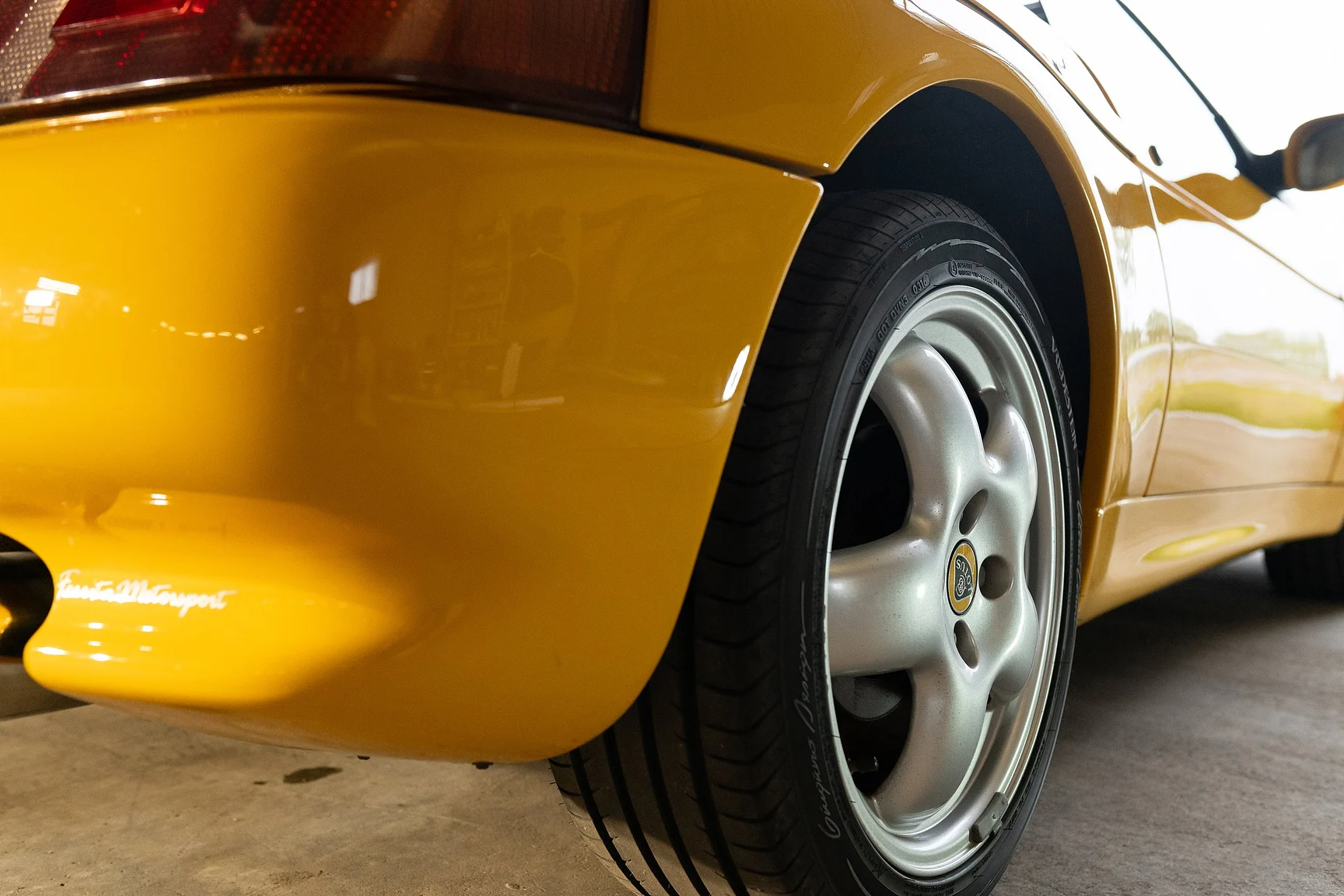 Exterior image of 1995 Lotus Elan Roadster (22)