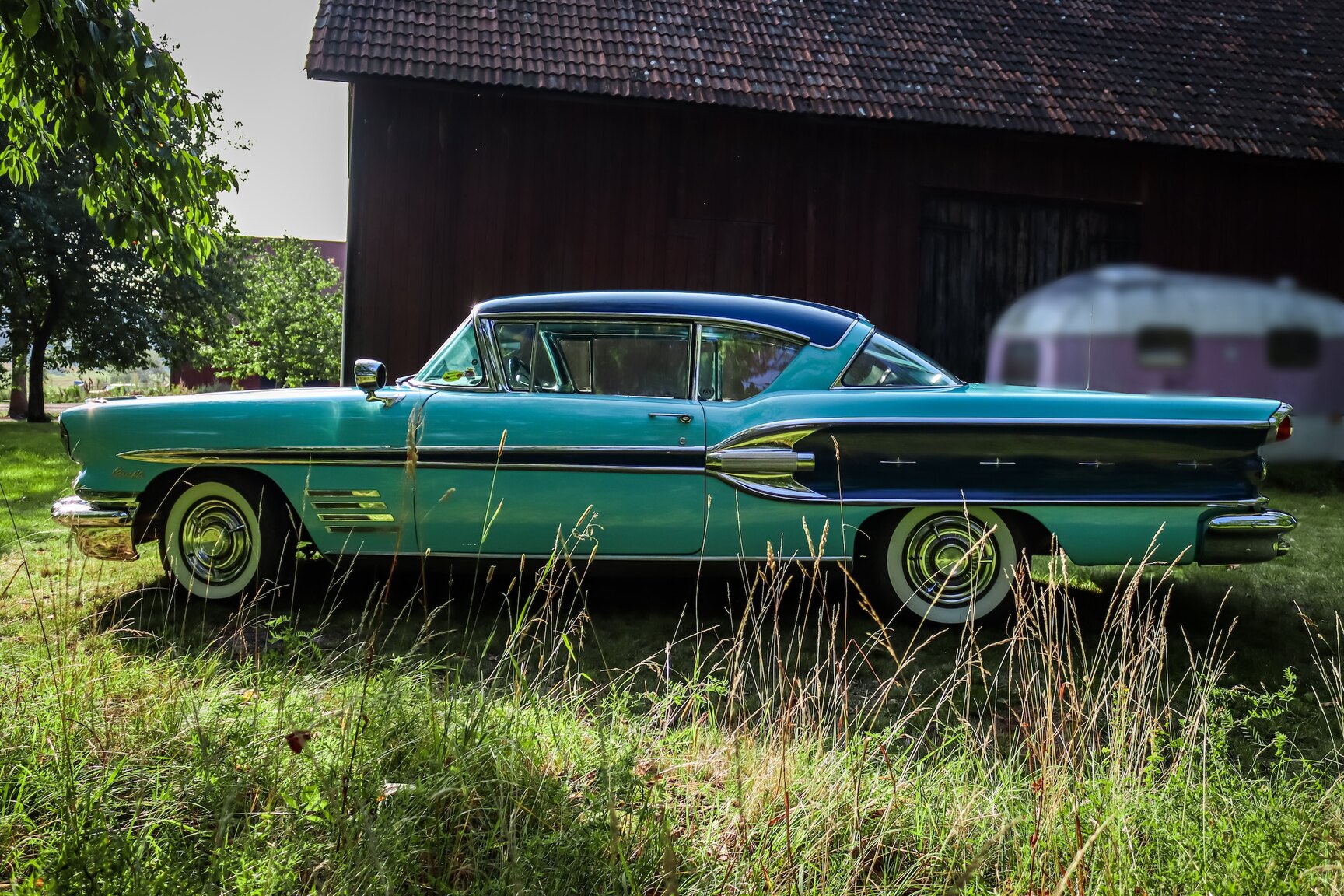Exterior image of 1958 Pontiac Bonneville