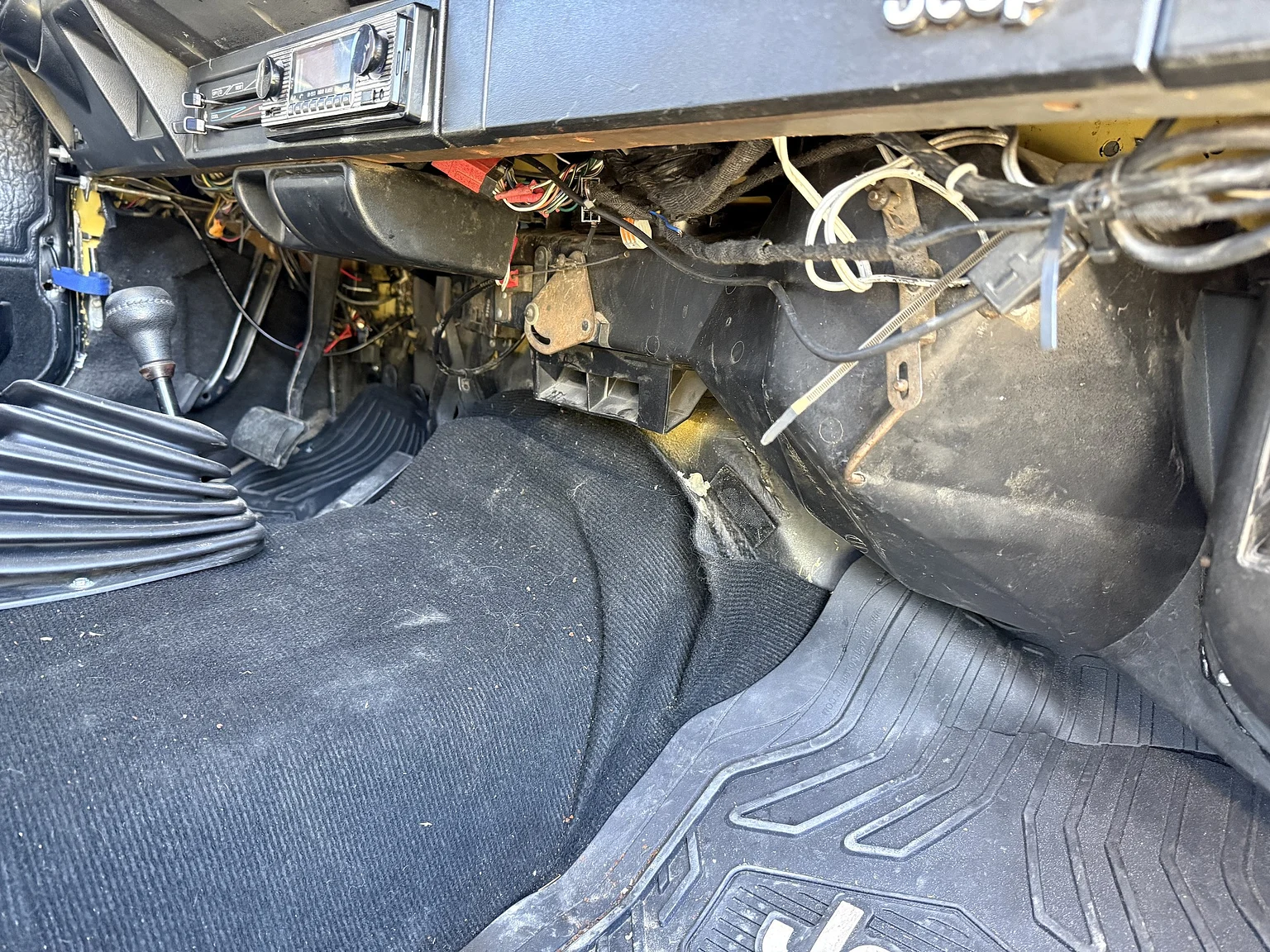 Exteriörbild på 1990 Jeep Wrangler Islander (105)