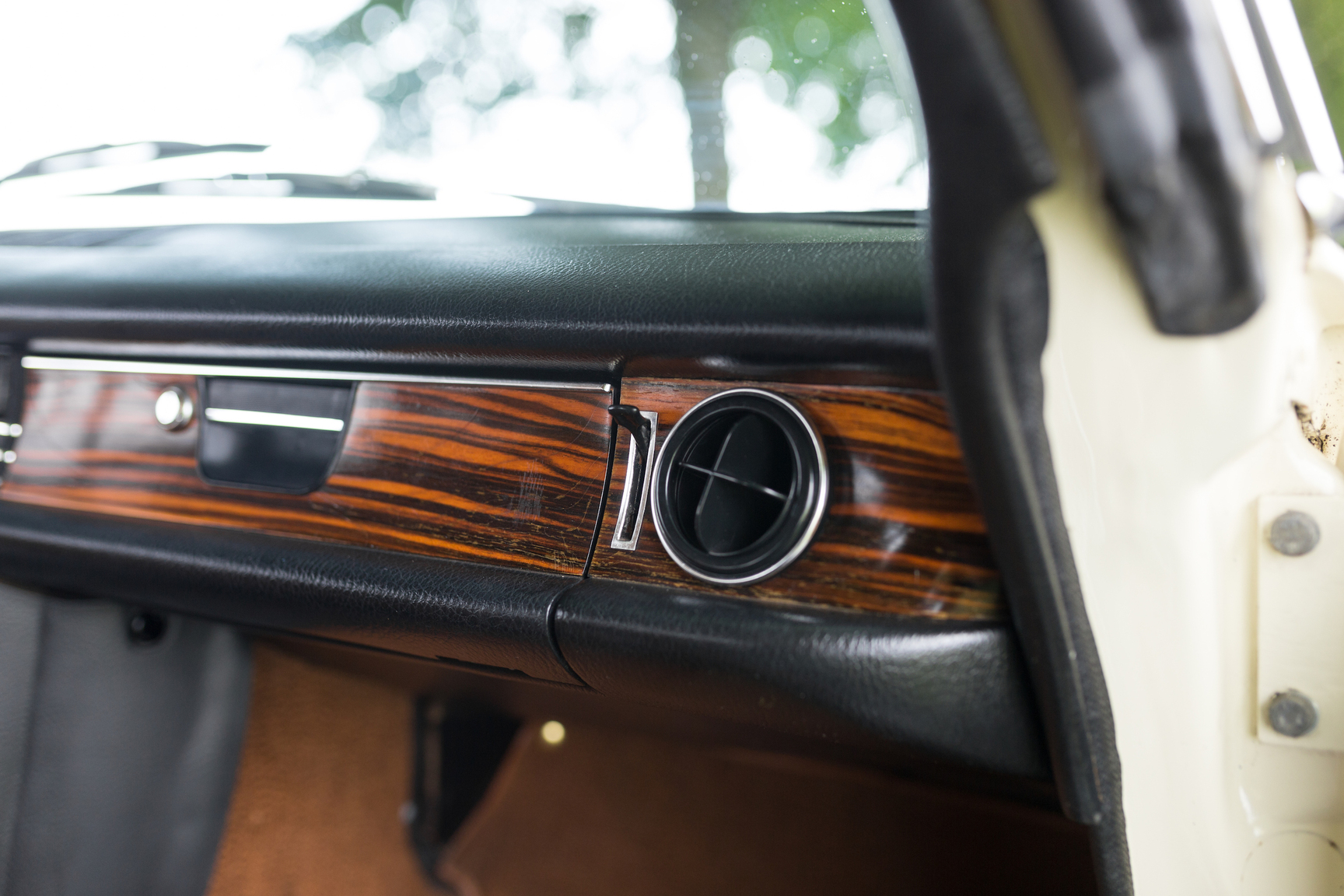 Innenraumfoto von 1971 Mercedes 250 C