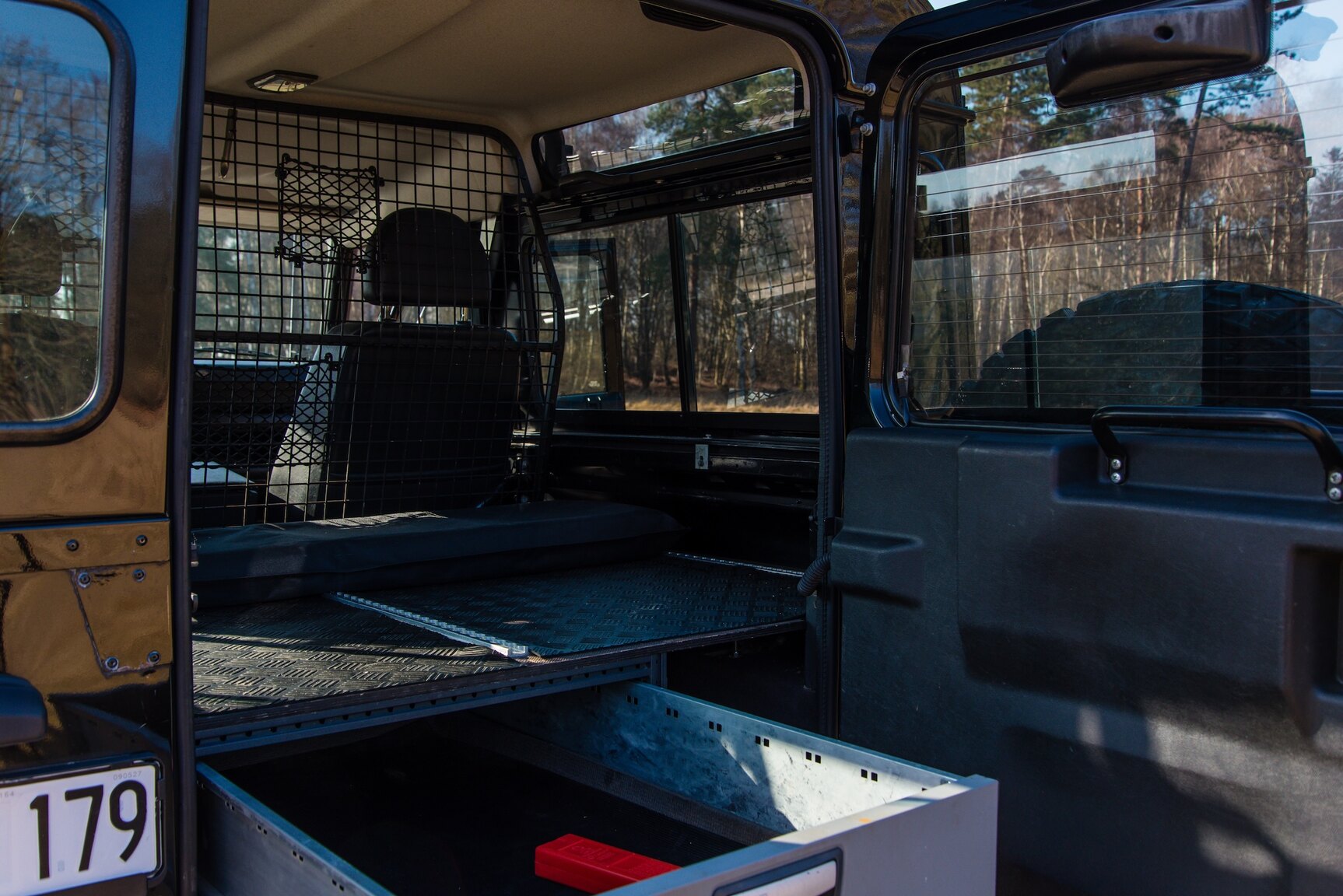 Interiörbild 2009 Land Rover Defender 90 2.4 TD4 4x4