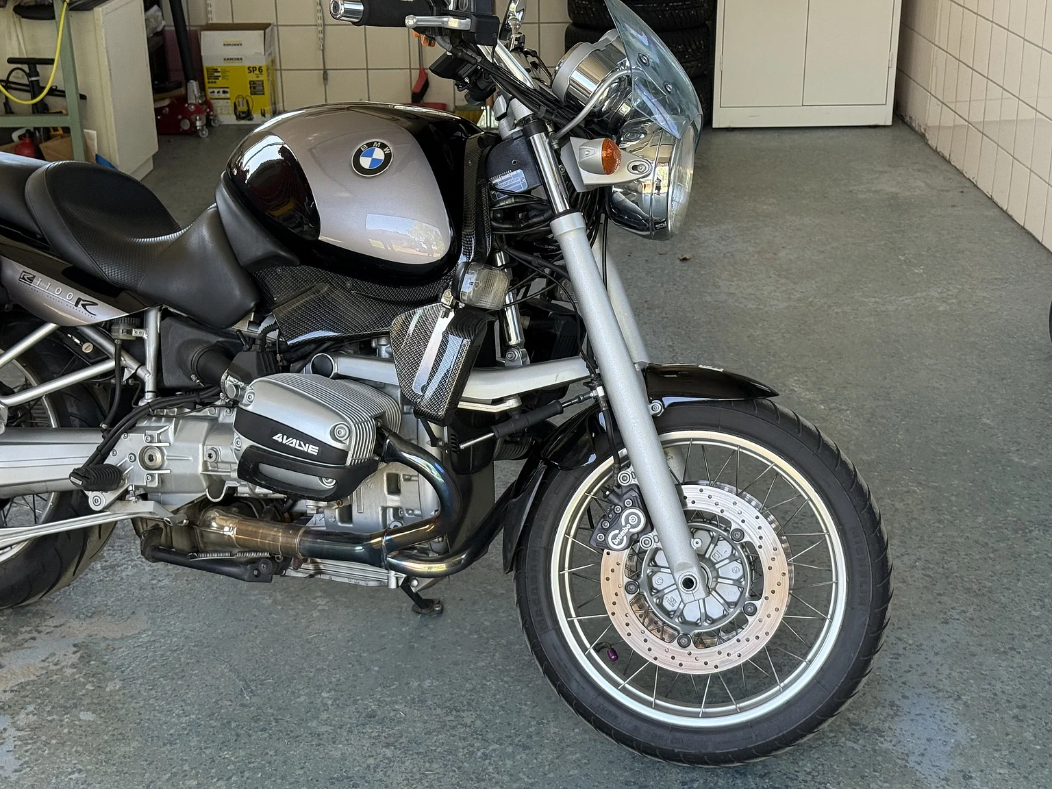 Exterior image of 1999 BMW Motorrad R 1100 R (6)