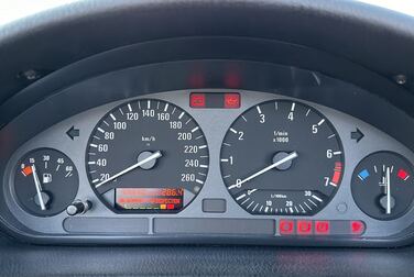 Interior image of 1993 BMW 325 I CABRIO 