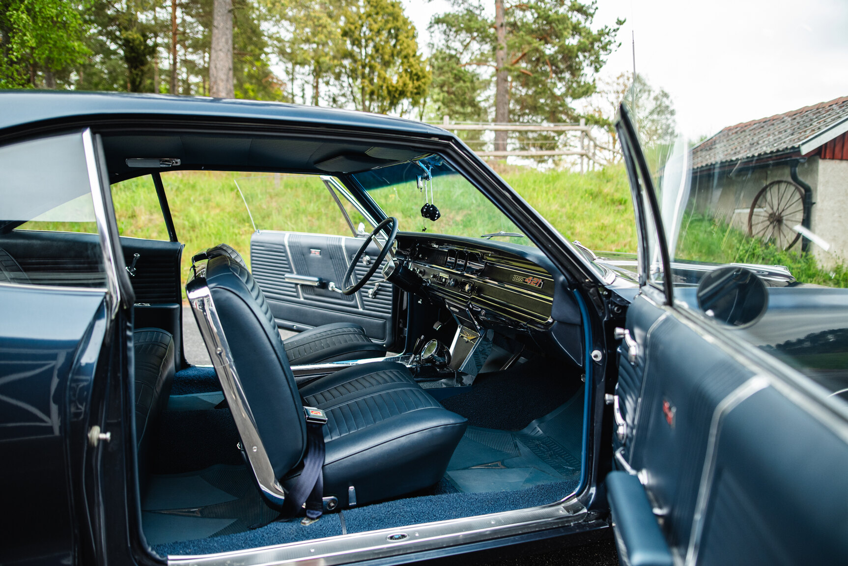 Interior image of 1965 Pontiac Catalina 421 Tripower-Pack 2+2