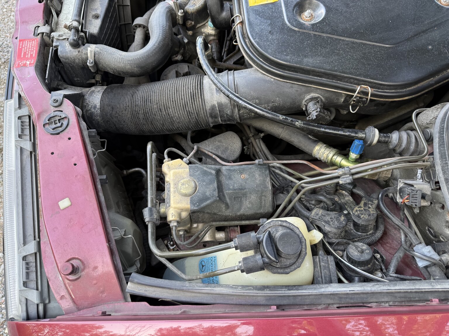 Image of 1991 Mercedes-Benz 300 E-24 mechanics