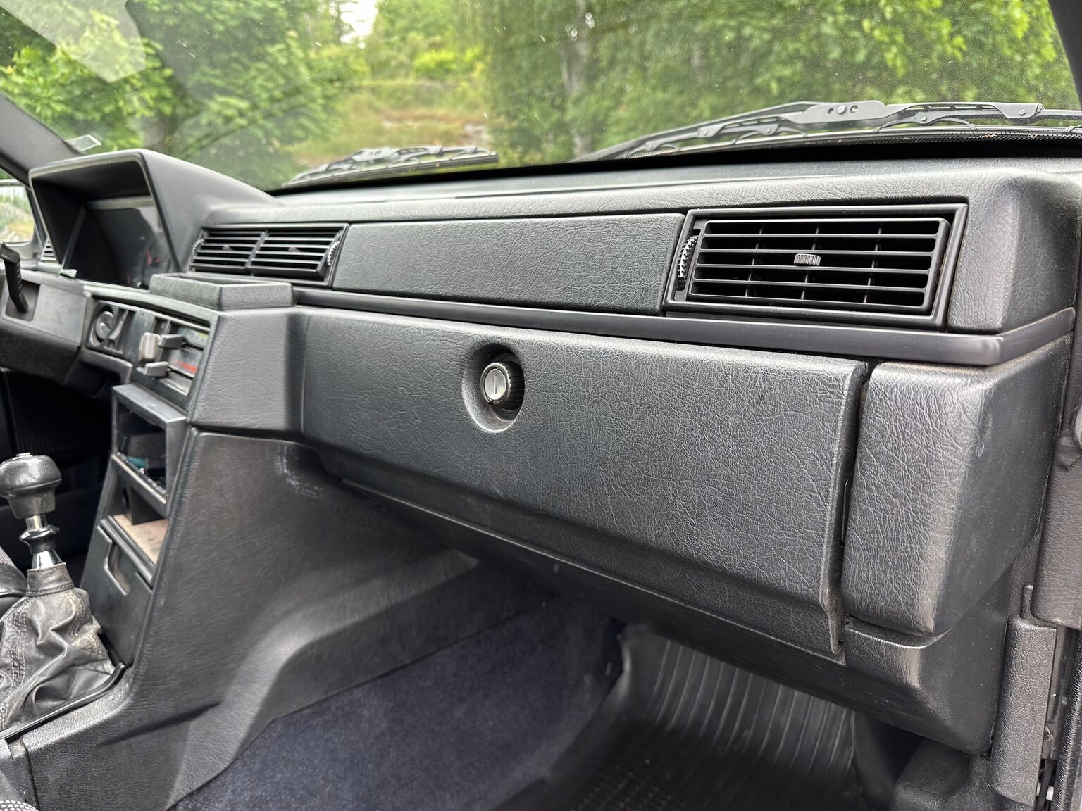 Interior image of 1988 Volvo 740 Turbo