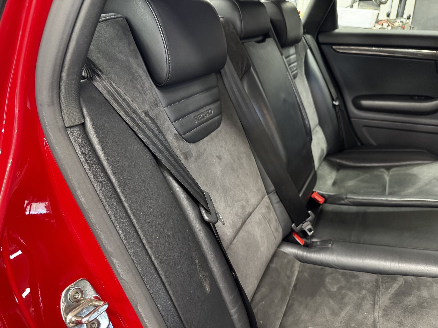 Interior image of 2007 Audi  S4 quattro 4.2 V8 manuell