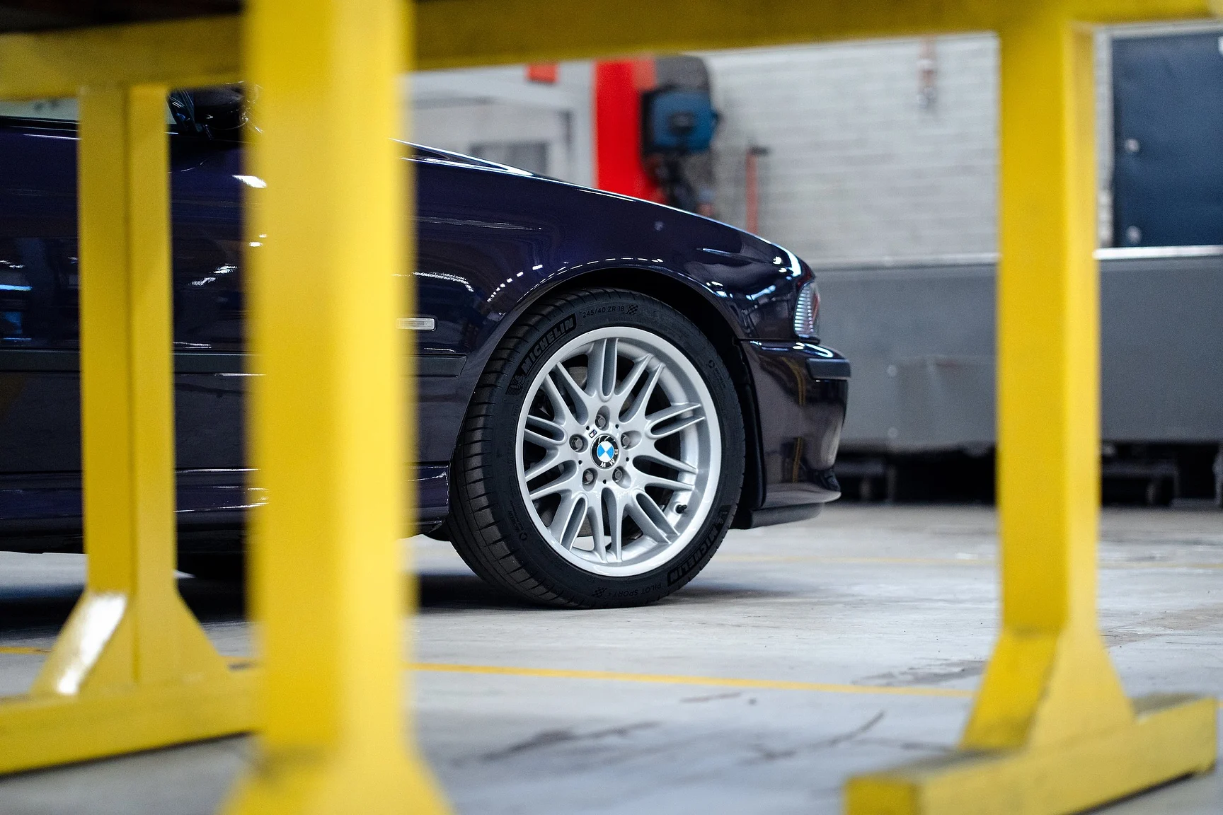 Exteriörbild på 2002 BMW M5 E39 (112)