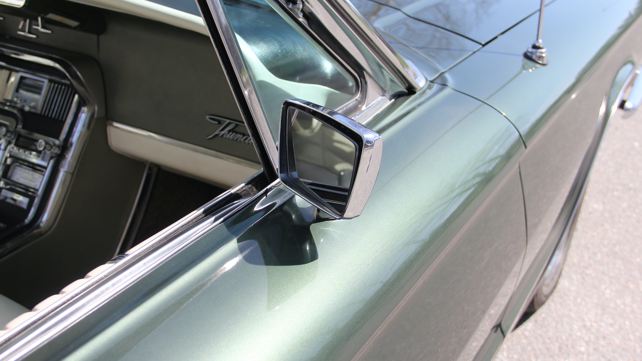 Exterior image of 1966 Ford Thunderbird Town Hardtop 6.4