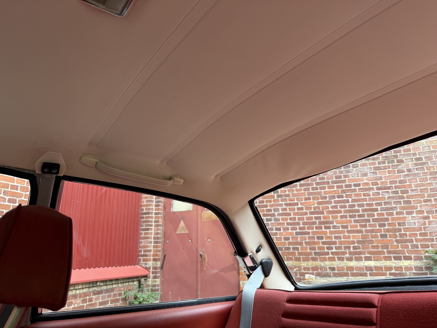 Interior image of 1970 Volvo 142 Automatic