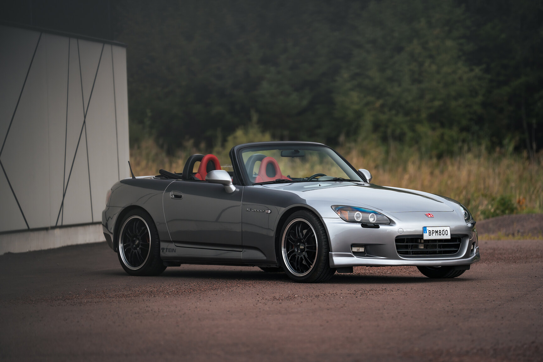 Exterior image of 2000 Honda S2000 AP1