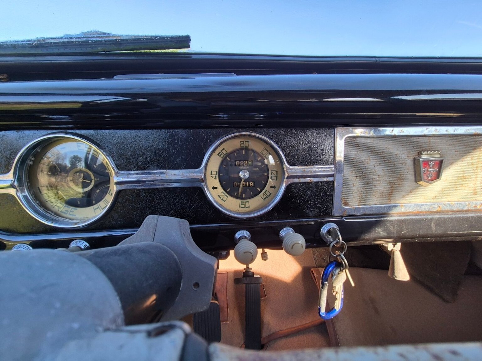 Interior image of 1954 Ford Vedette 3.9 V8