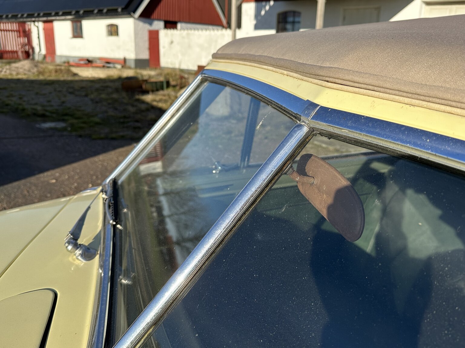 Exterior image of 1950 Chrysler Windsor Convertible (35)