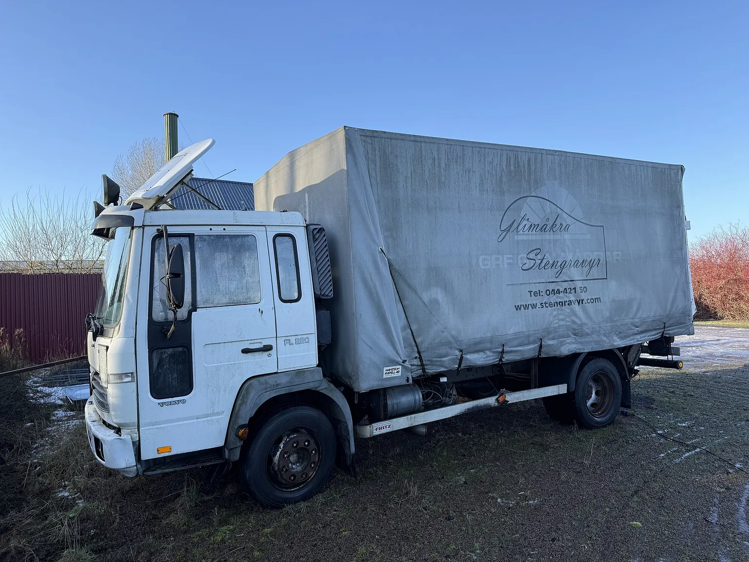 Exteriörbild på 2000 Volvo FL6 4x2 - NO RESERVE (2)