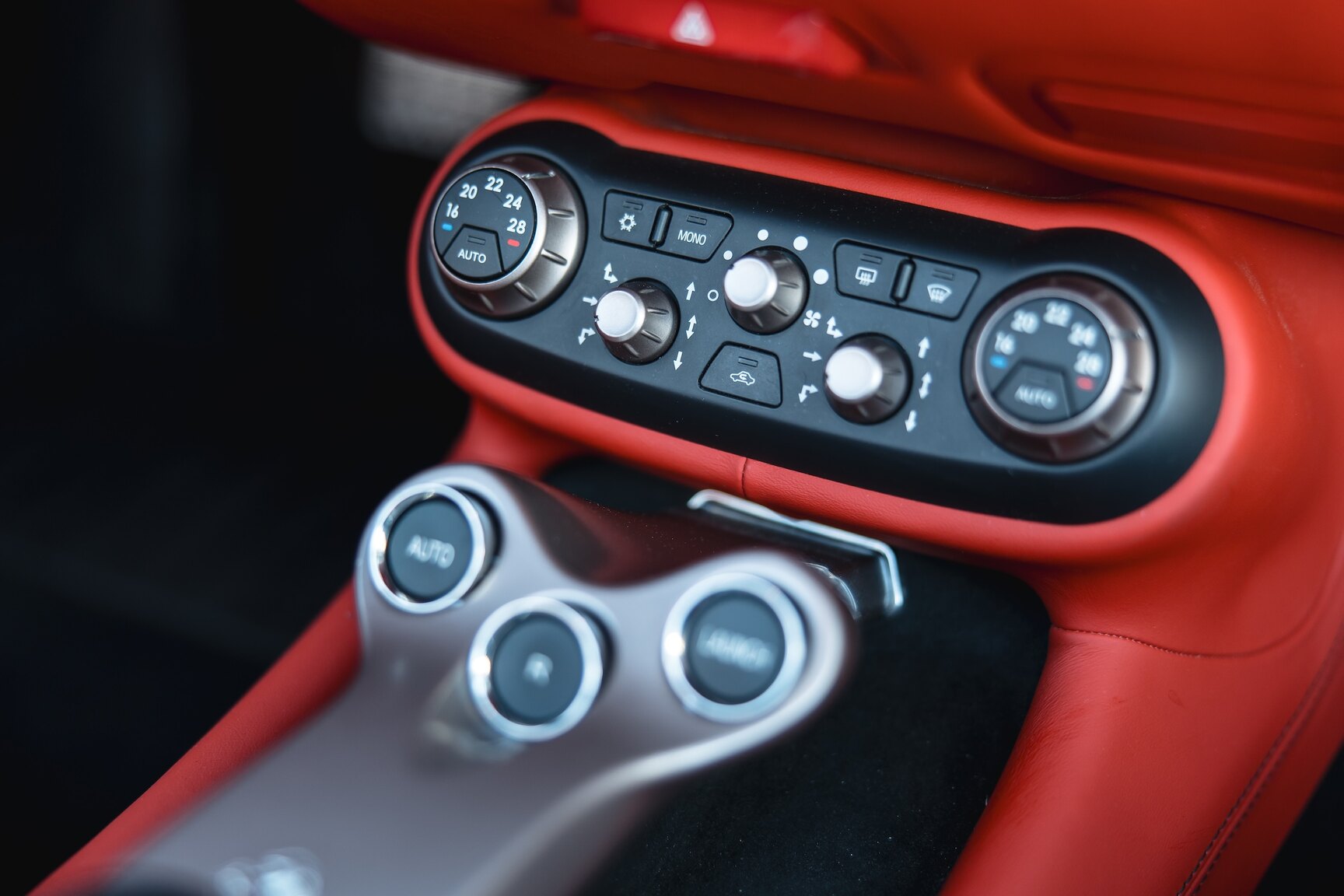 Interior image of 2011 Ferrari California 