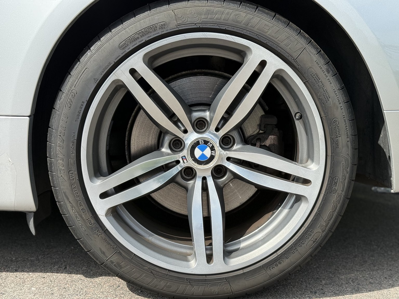 Exterior image of 2004 BMW 645Ci Convertible