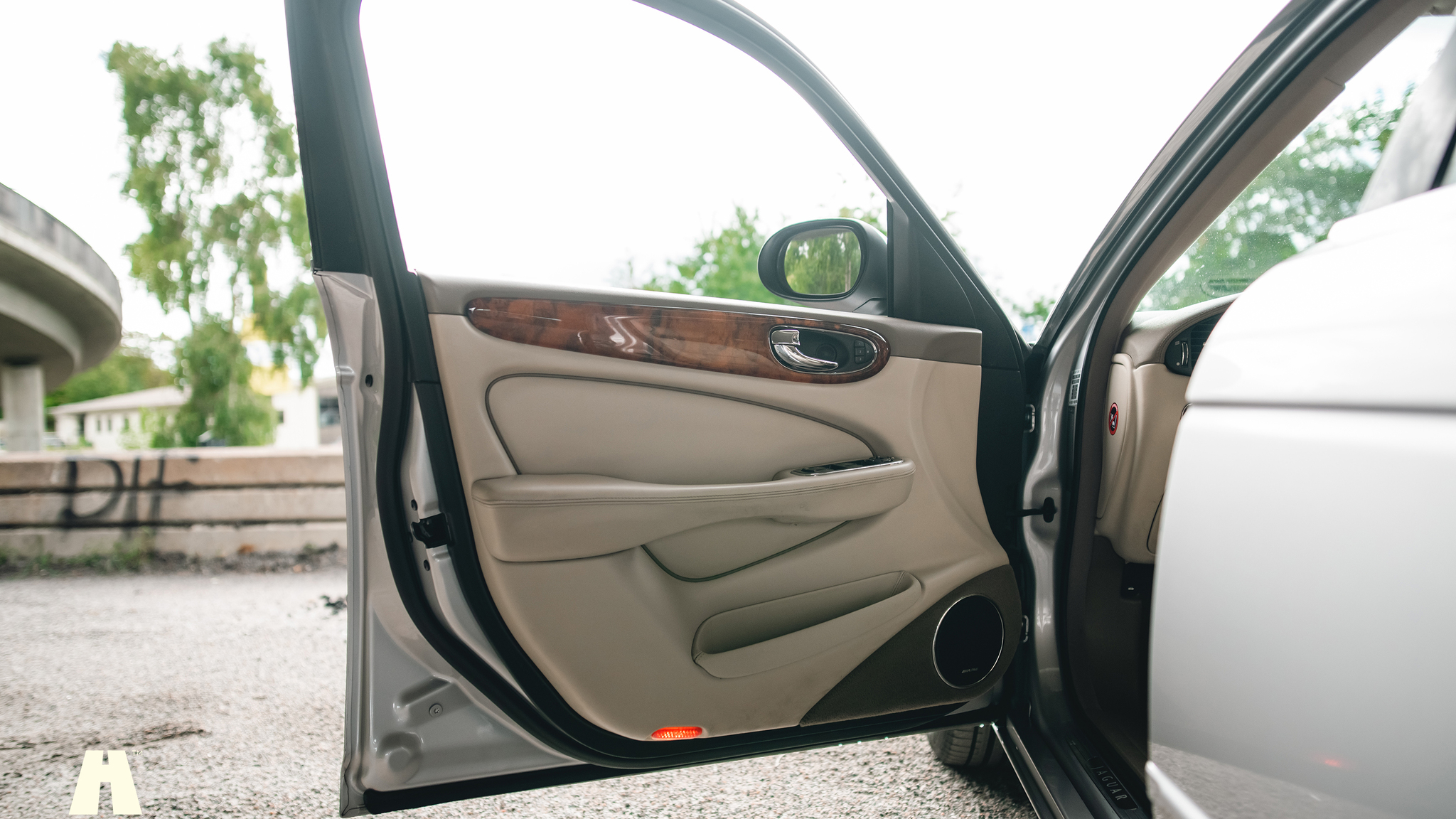 Interior image of 2003 Jaguar XJ Super V8