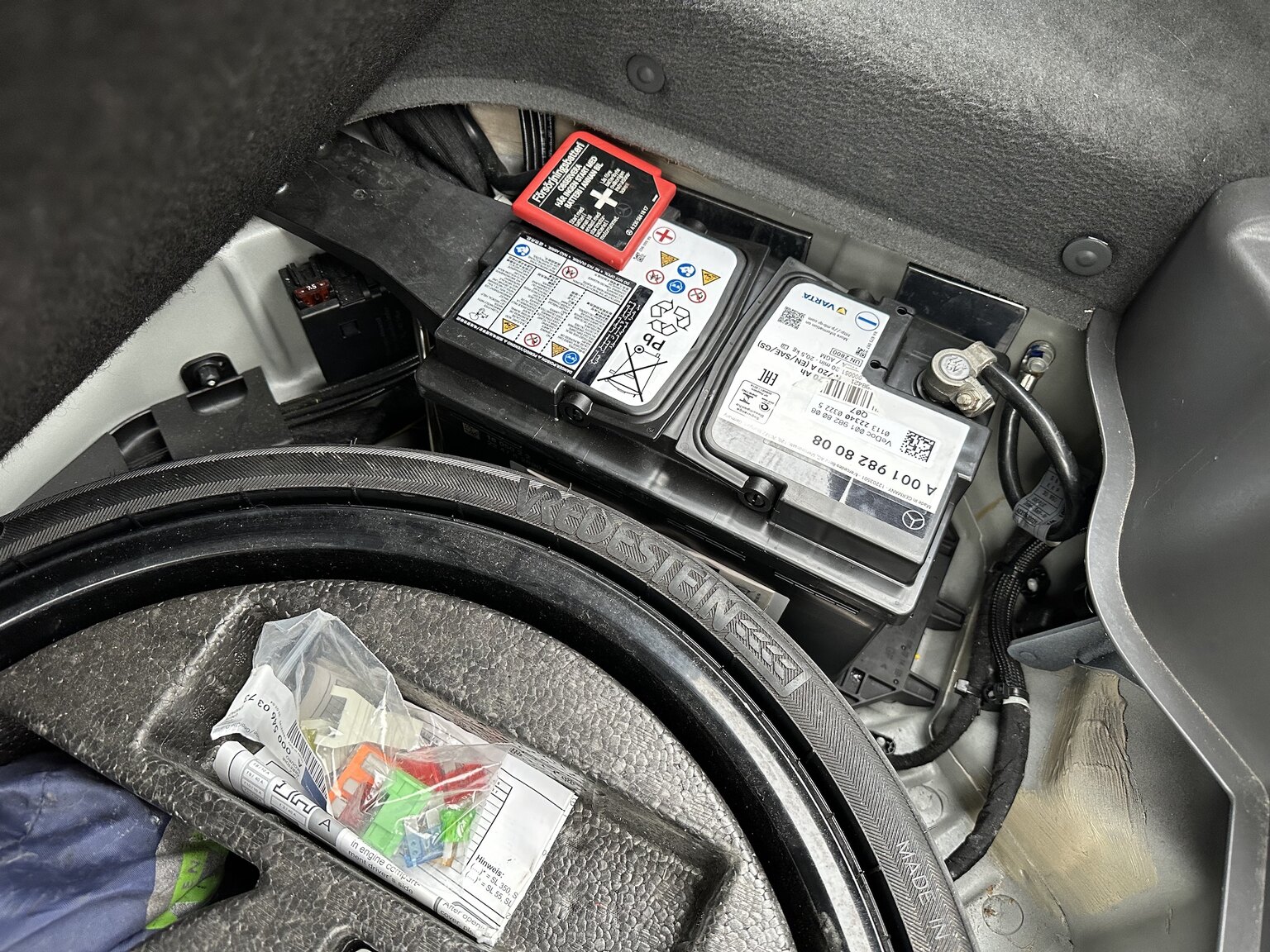 Interior image of 2005 Mercedes-Benz SL 350
