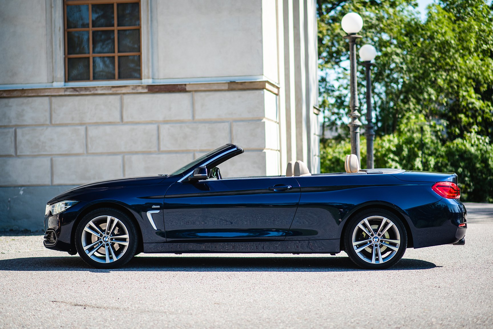 Exterior image of 2018 BMW 430i xDrive Convertible