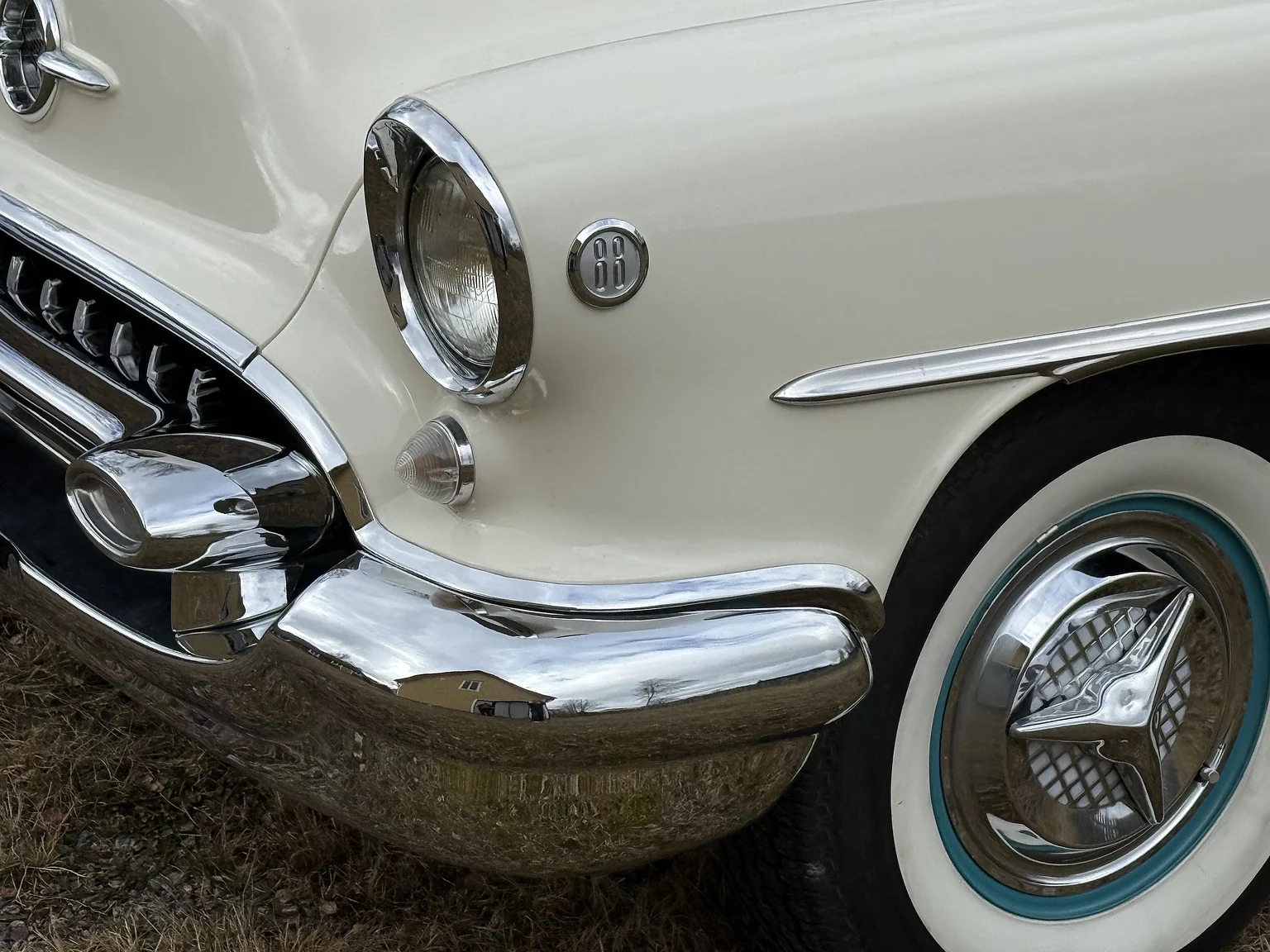 Exterior image of 1955 Oldsmobile Super 88 (16)