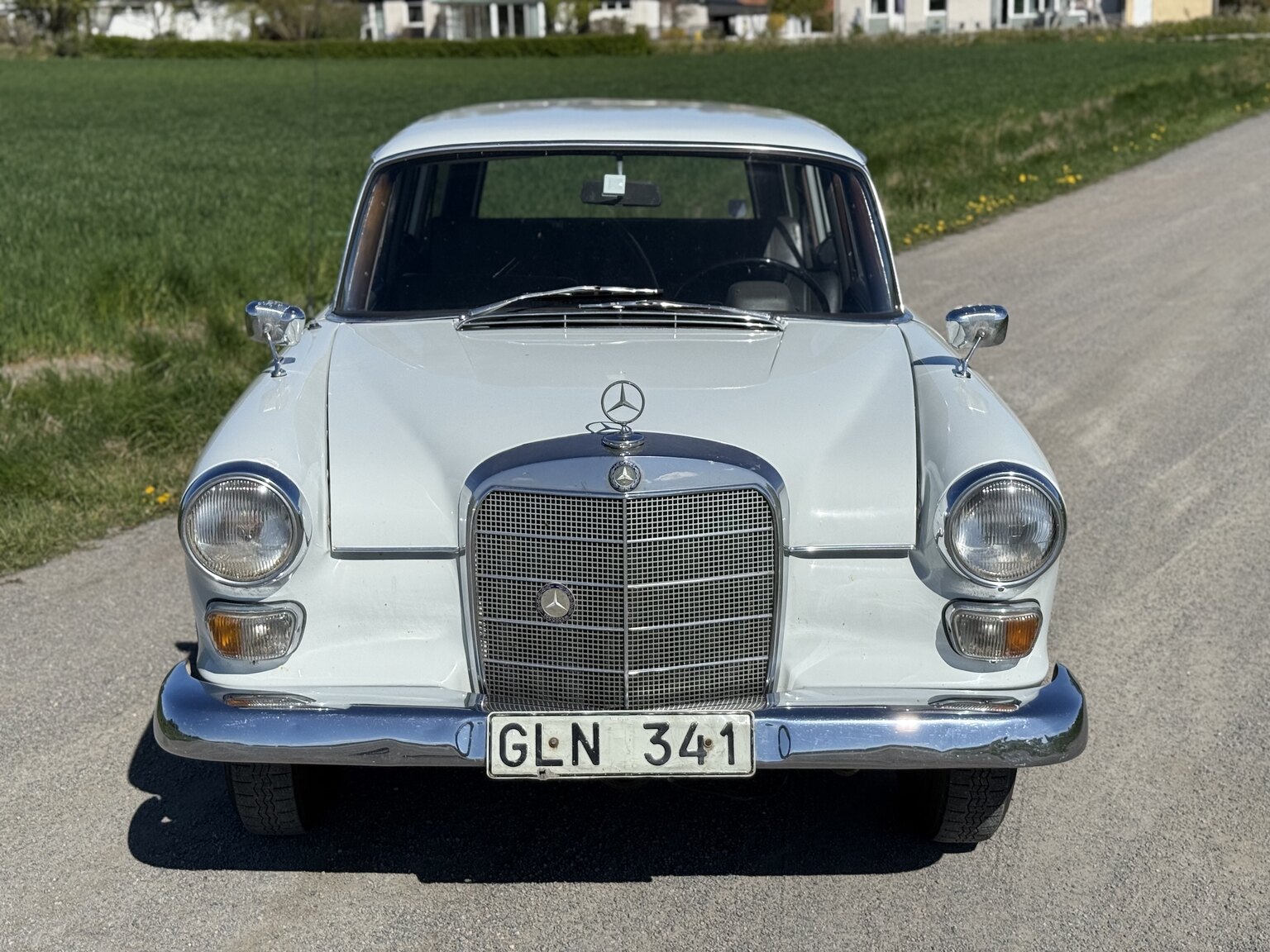 Exterior image of 1967 Mercedes-Benz 230 Safari
