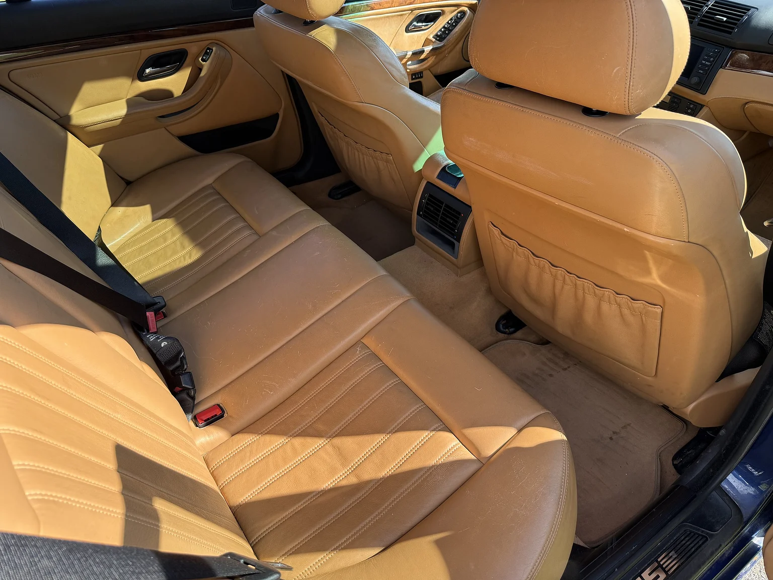Innenraumfoto von 2001 BMW M5 E39 LCI (40)