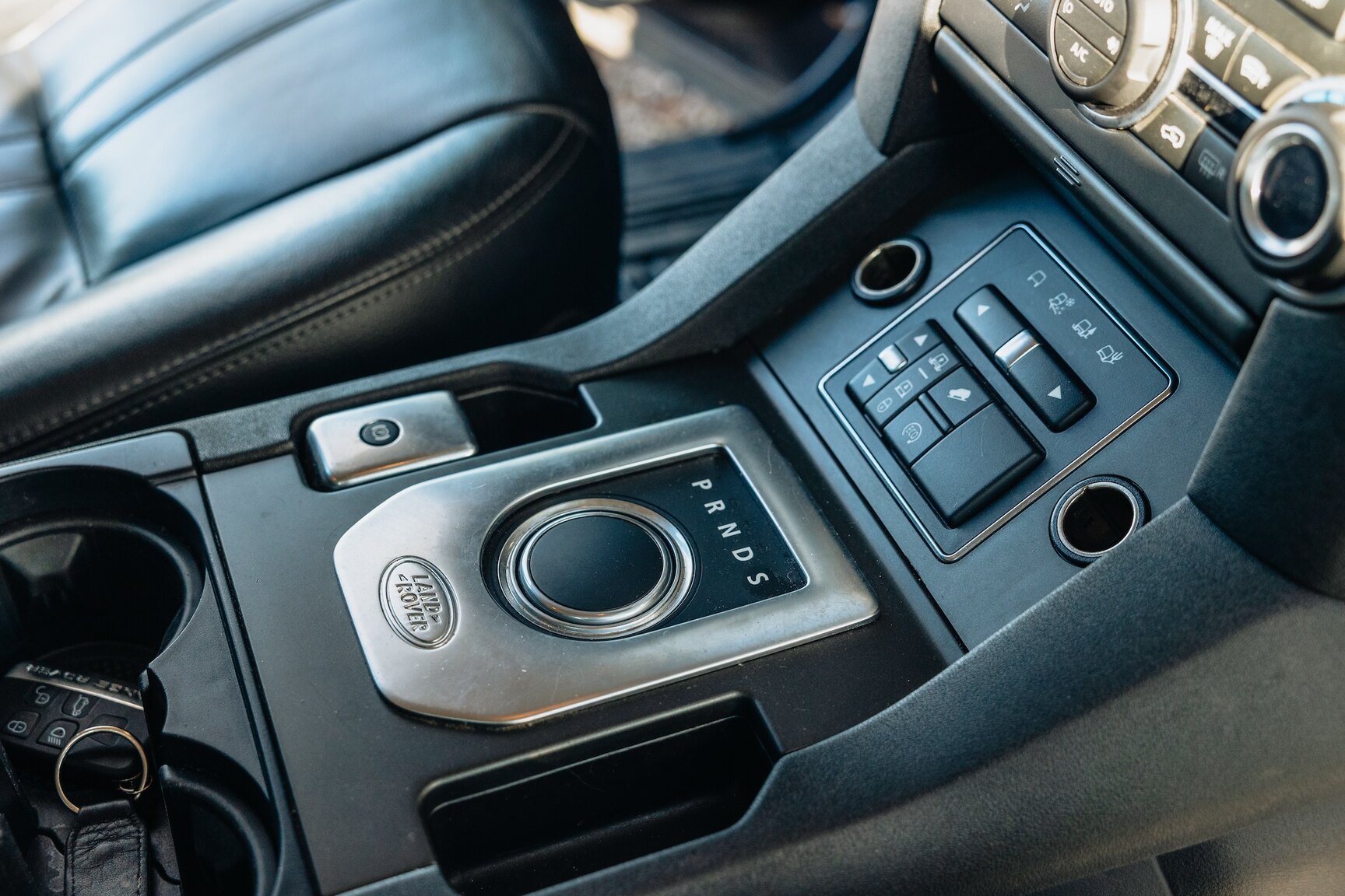 Innenraumfoto von 2015 Land Rover Discovery 3.0 TDV6