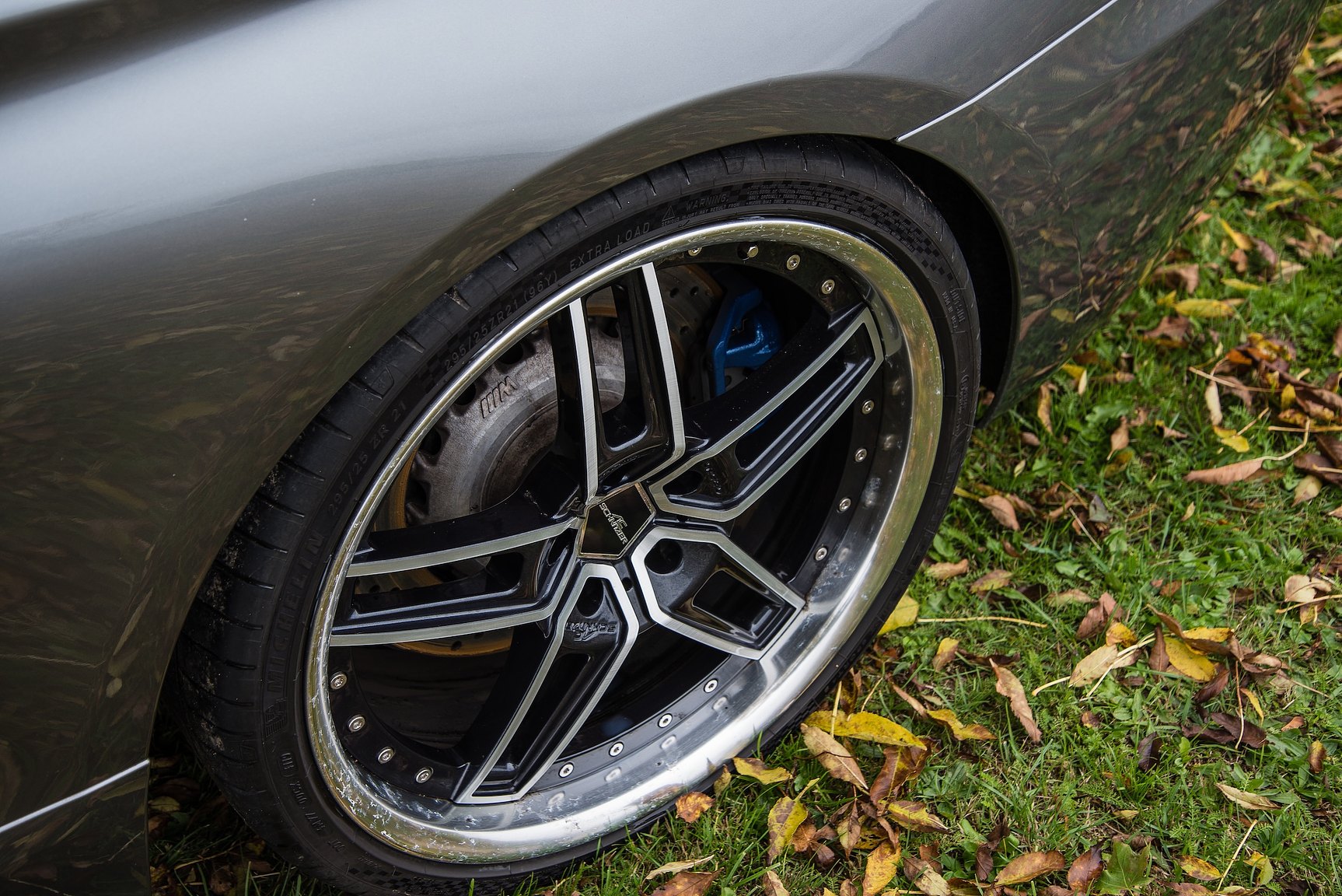 Exterior image of 2014 BMW M6C