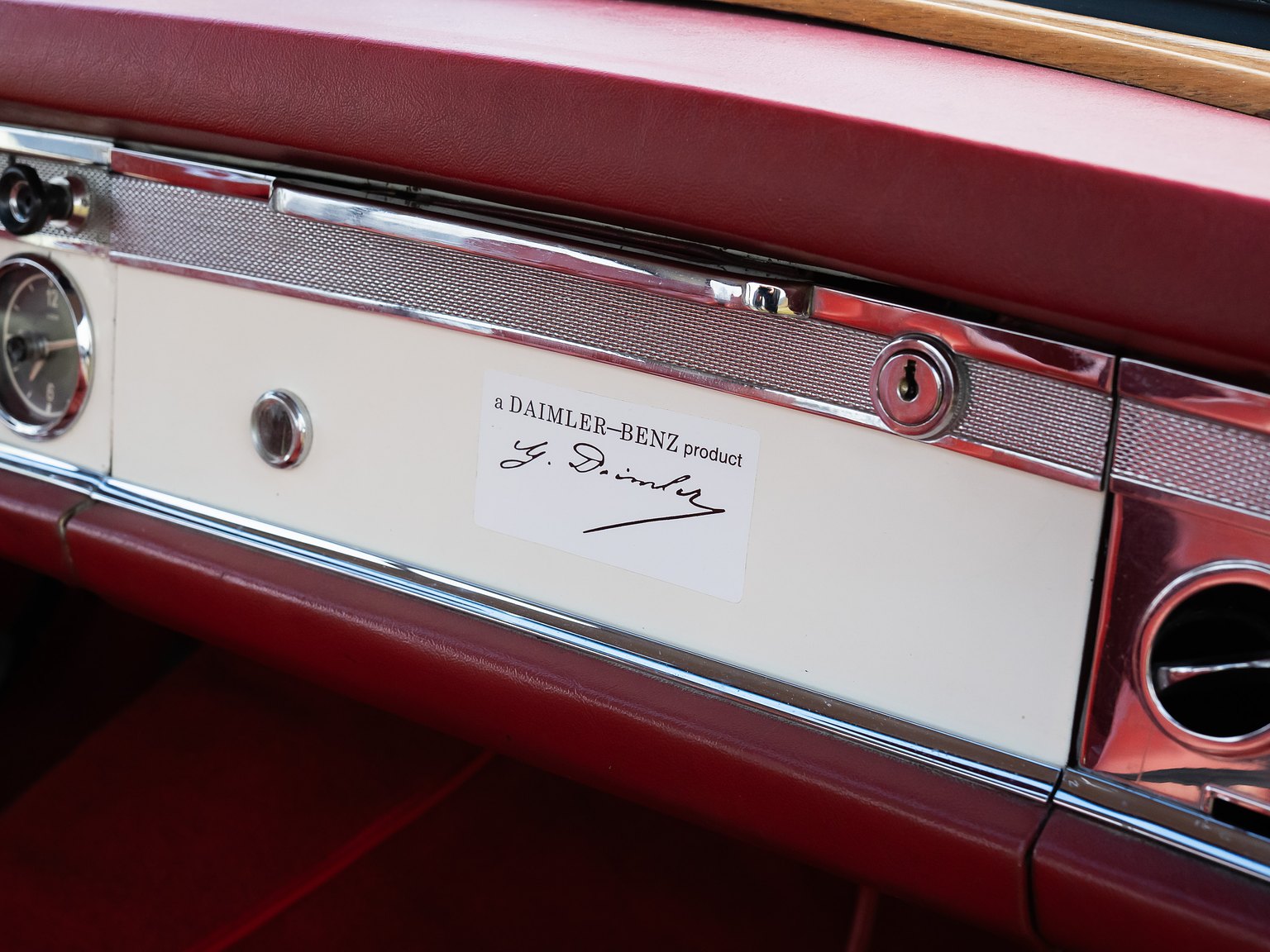 Interiörbild 1966 Mercedes-Benz 230 SL "Pagoda"