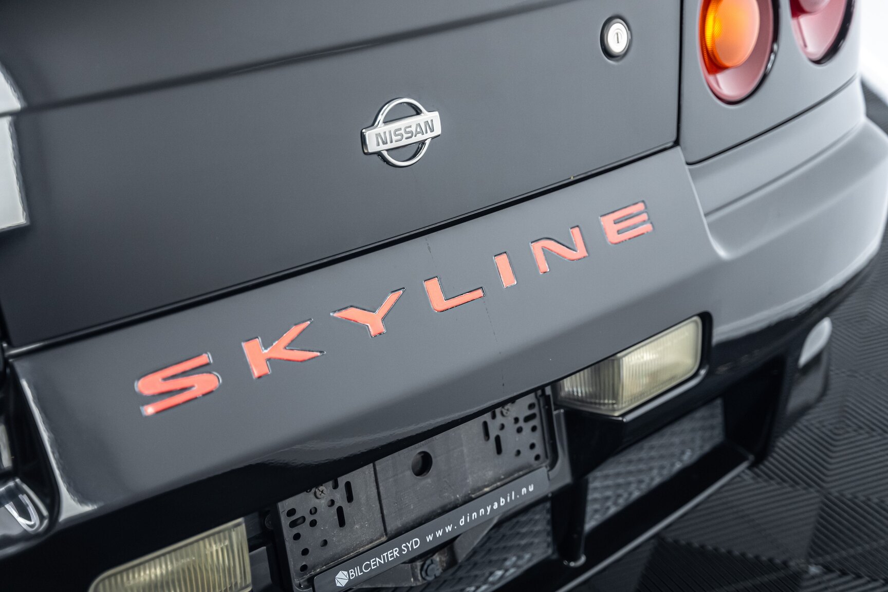 Exteriörbild på 2000 Nissan Skyline R34 GT-T Coupé