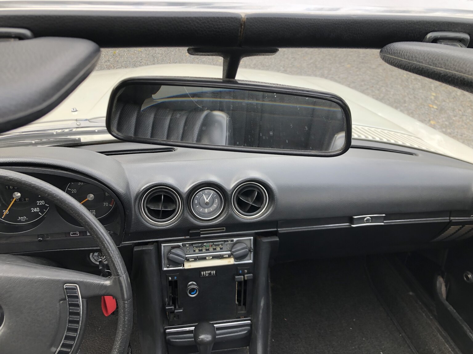 Interiörbild 1972 Mercedes-Benz 350 SL