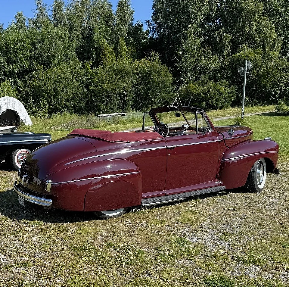 Exteriörbild på 1941 Ford Super De Luxe Cabriolet (35)