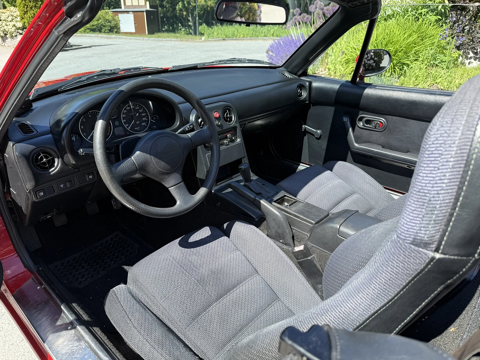 Interior image of 1991 Mazda MX-5 Miata (1)
