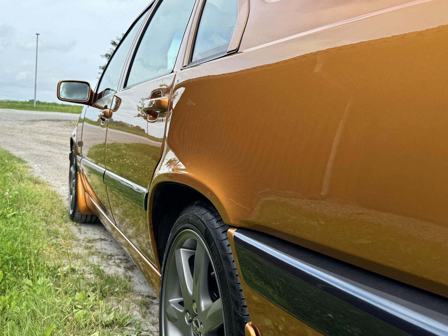 Exterior image of 1996 Volvo 850 R
