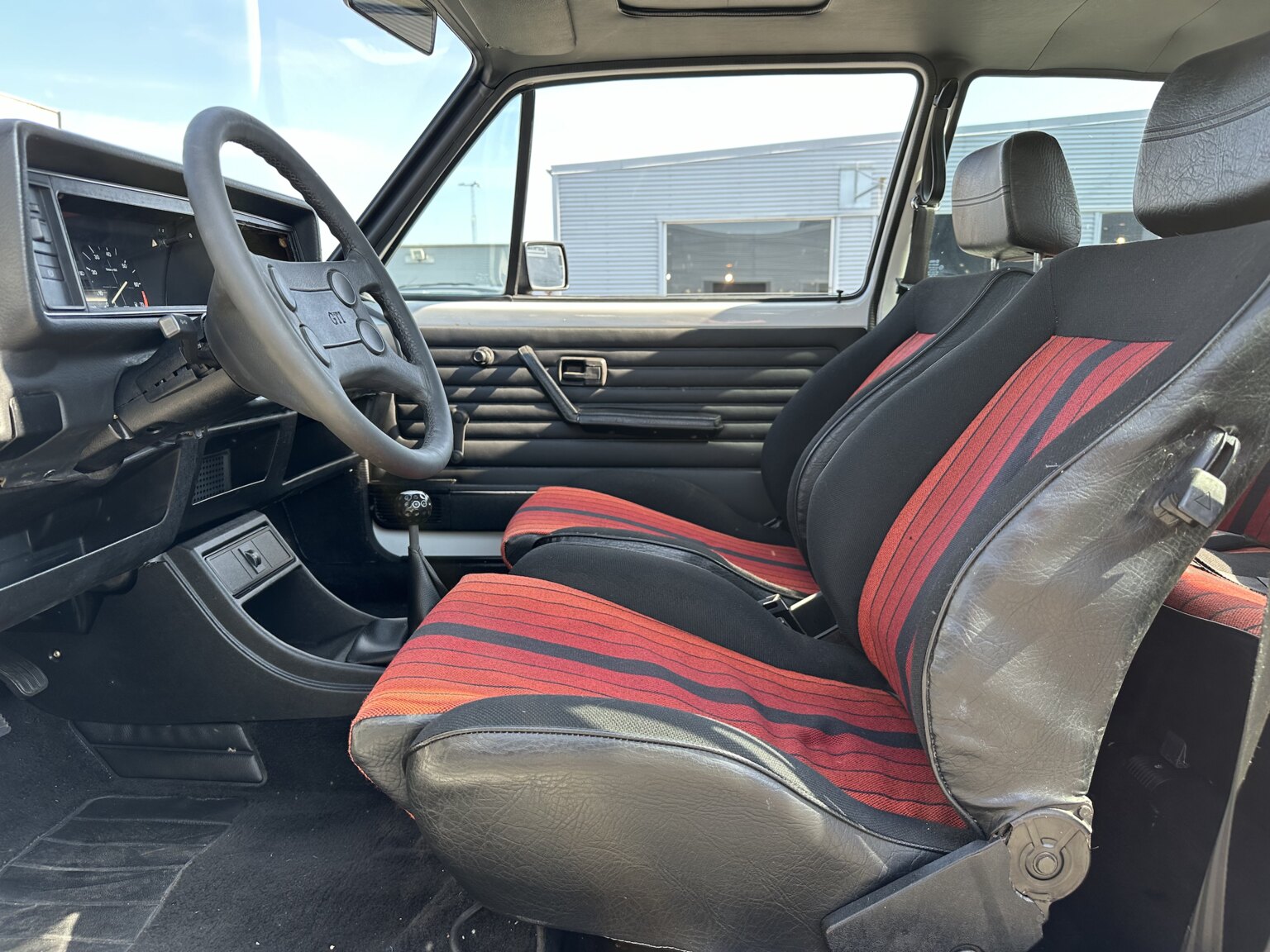 Interiörbild 1984 Volkswagen Golf GTI 