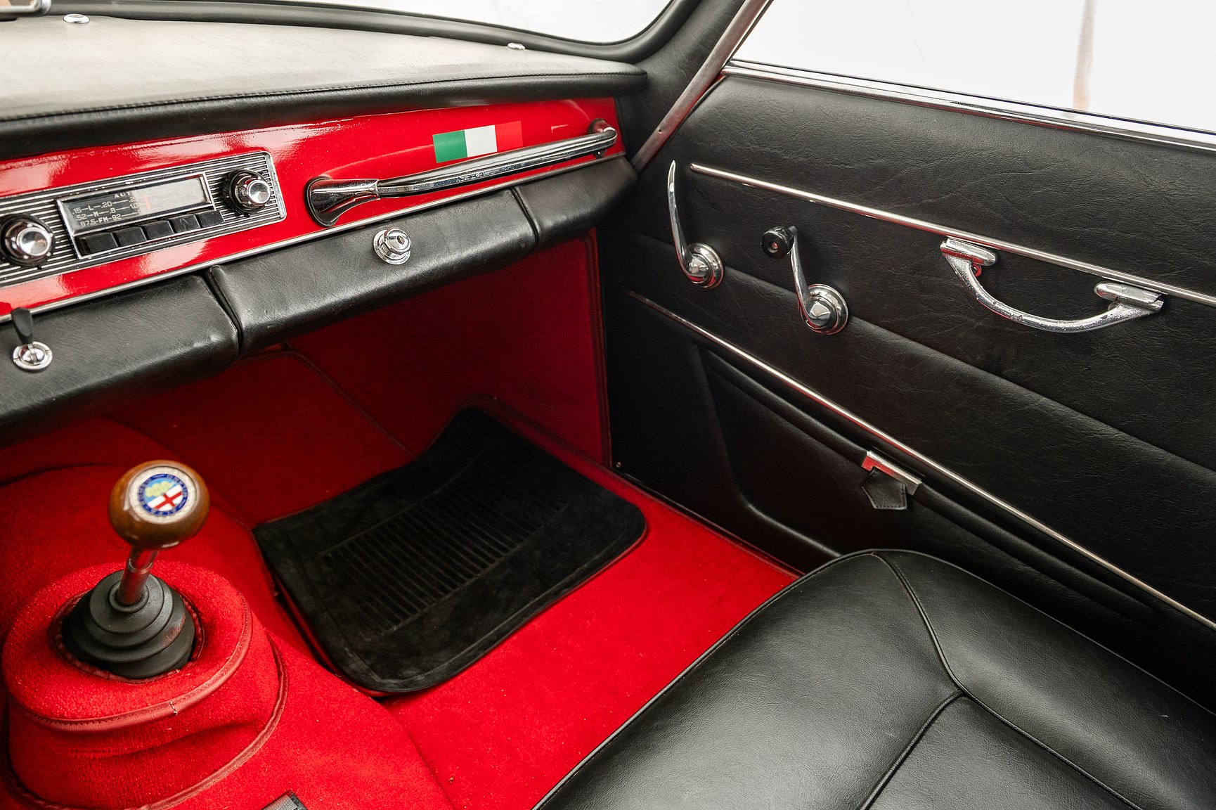 Interior image of 1962 Alfa Romeo Giulia Sprint 1600
