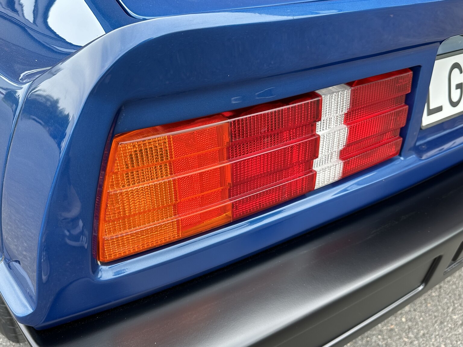 Exterior image of 1987 Lotus Esprit Turbo HCi (62)