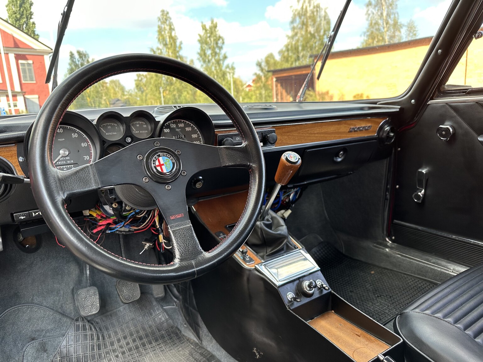 Interiörbild 1972 Alfa Romeo 2000 GTV Bertone Coupé