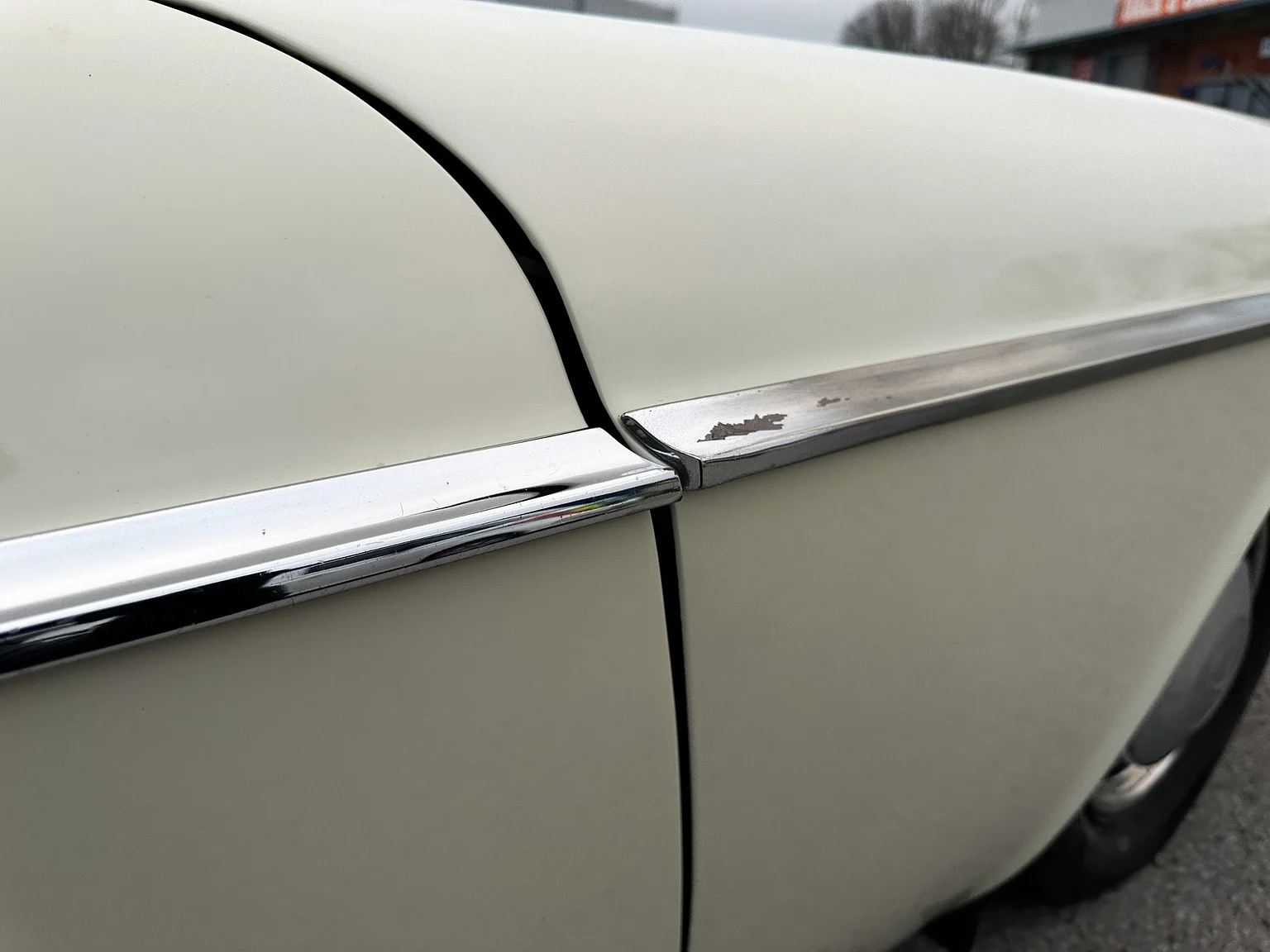 Exterior image of 1964 Volvo P 1800S (110)