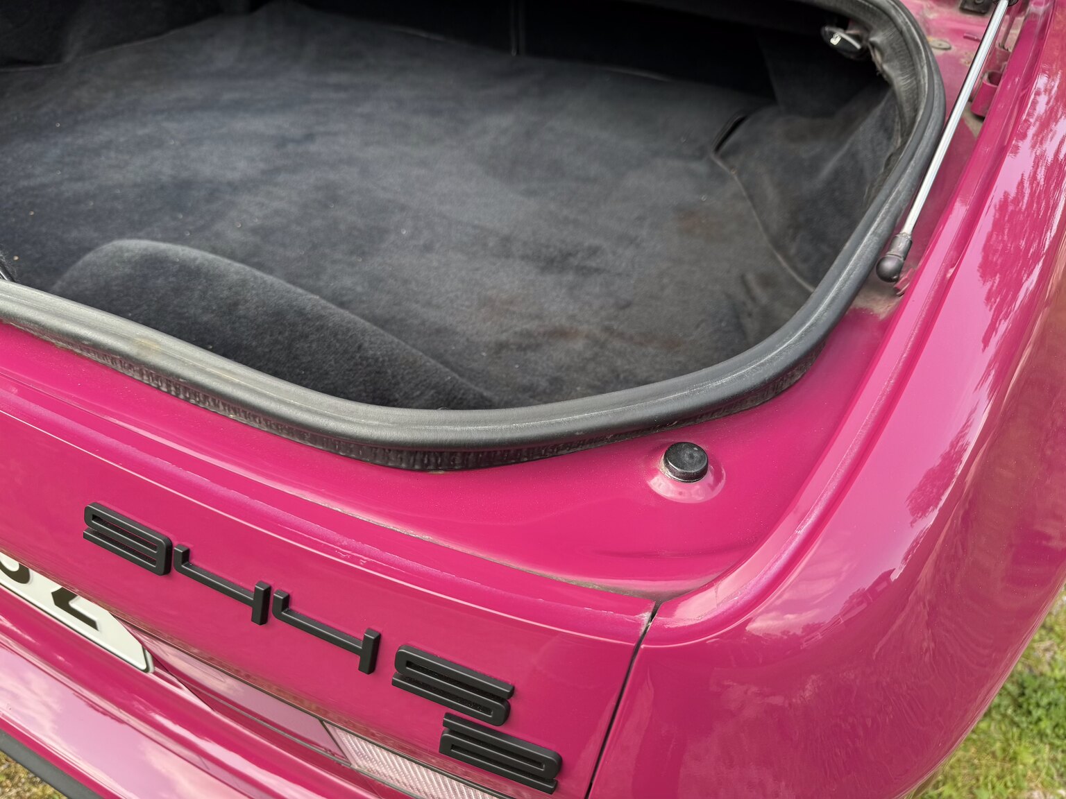 Interior image of 1990 Porsche 944 S2 Convertible