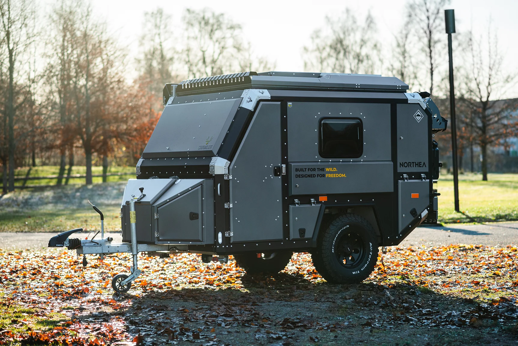 Exterior image of 2025 Northea Trailer Expedition Crawler 458i Offgrid-Camper (7)