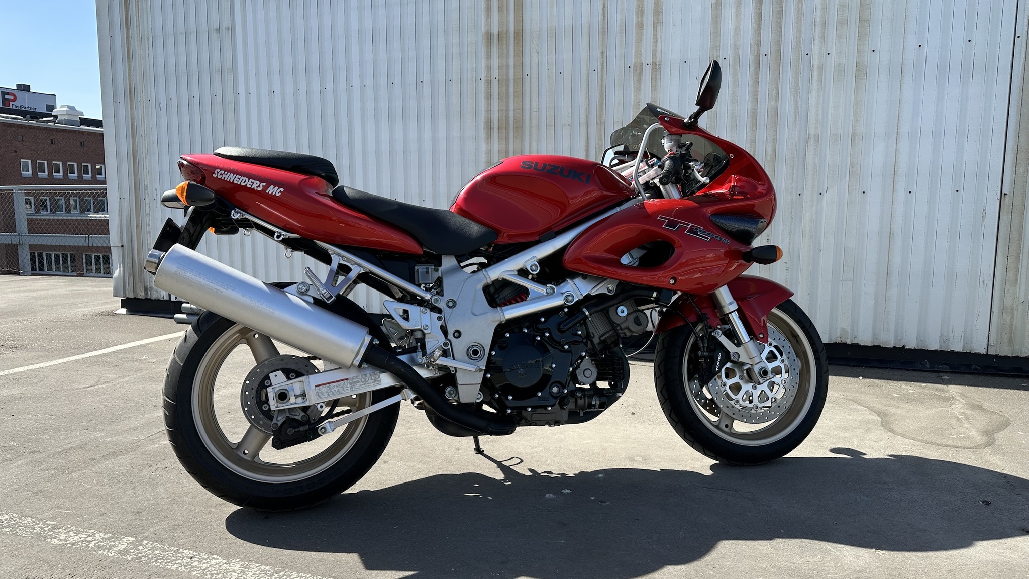 Exteriörbild på 1999 Suzuki TL1000S