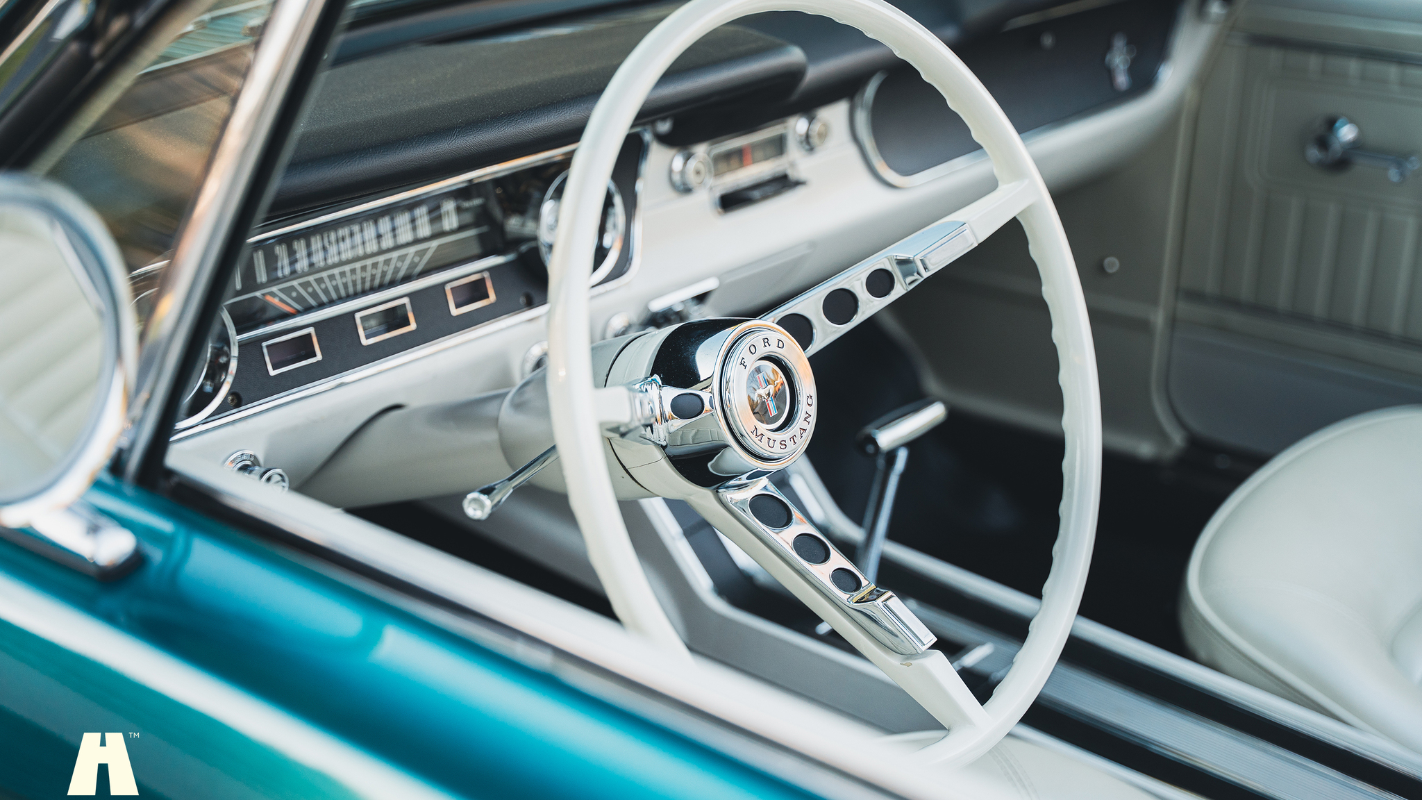 Interior image of 1965 Ford Mustang Cabriolet (16)